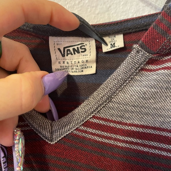 Vans pullover sweater. Fits like a small - Picture 3 of 3